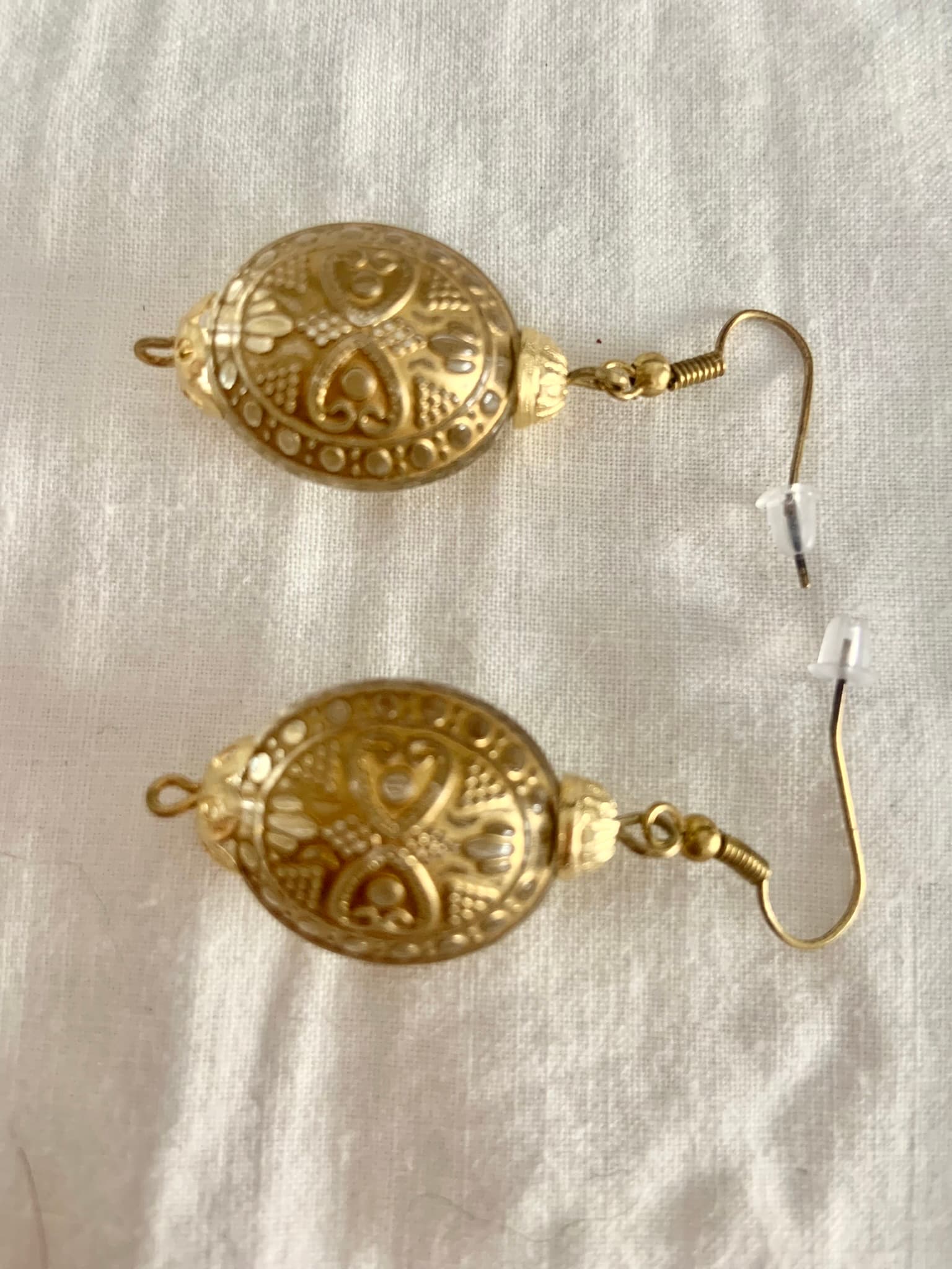 Earrings with Big Drawc Golden Bead